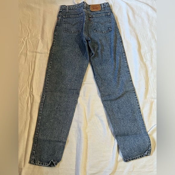 Vintage Levi’s 550 Acid Wash High Rise Relaxed fit with tapered leg -  Mom Jeans - Picture 5 of 10